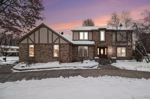 40749 Rayburn Dr, Northville, MI 48168