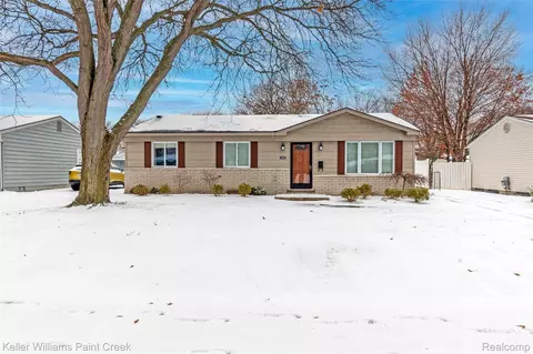 44205 Felstone Dr, Sterling Heights, MI 48313