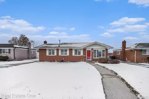 12151 Brougham Dr, Sterling Heights, MI 48312