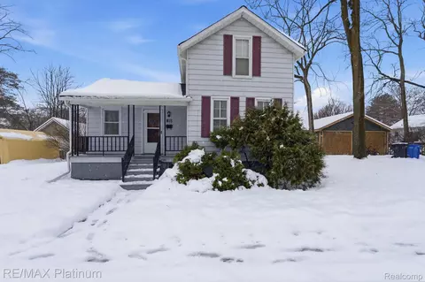 815 Mcpherson St, Howell, MI 48843