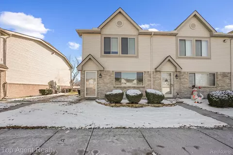 29378 Maurice Ct, New Baltimore, MI 48047