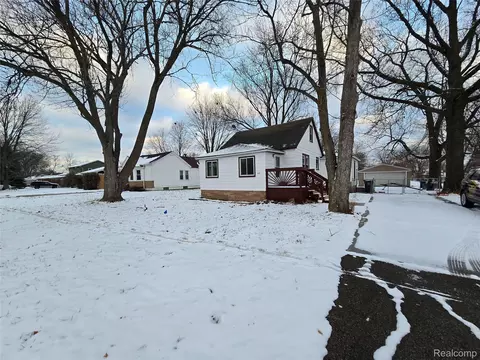 15331 Allen Rd, Southgate, MI 48195