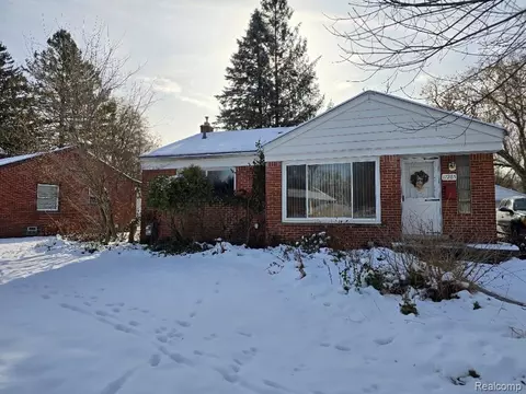 17285 Gaylord, Redford, MI 48240