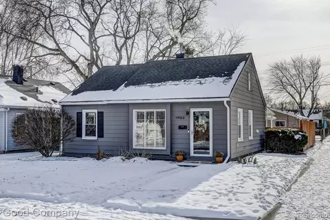 1902 Moorhouse St, Ferndale, MI 48220