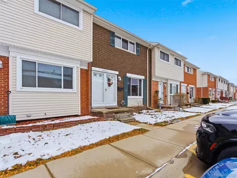 8207 Dartmouth Ave, Warren, MI 48093