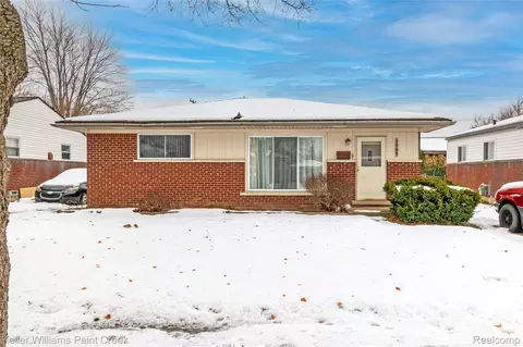 1585 Berkshire St, Westland, MI 48186