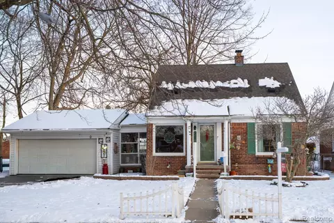 3201 Croissant St, Dearborn, MI 48124