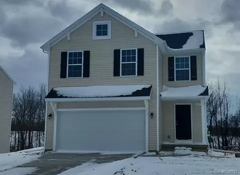 8157 Moonlight Creek Ln, Handy, MI 48836