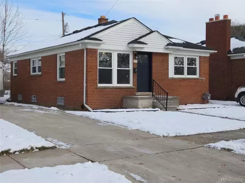 816 London Ave, Lincoln Park, MI 48146