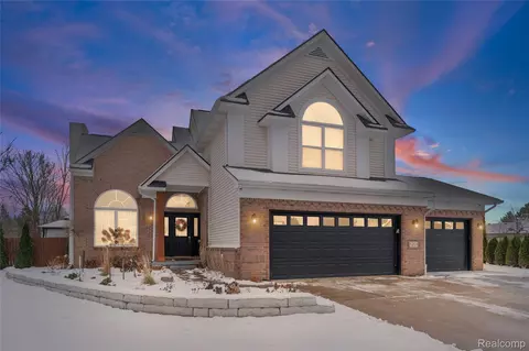 8203 Boulder Dr, Davison, MI 48423