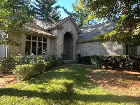 9112 Roger Scott, Brighton, MI 48116