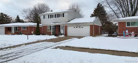 4832 Muriel Dr, Warren, MI 48092