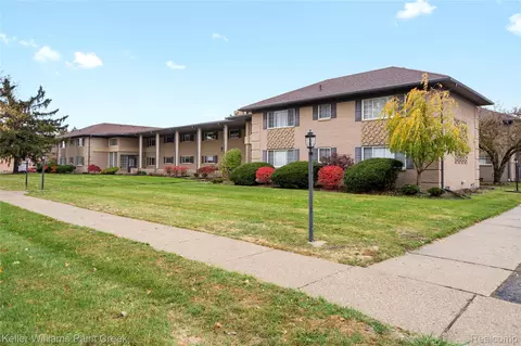 2311 Walton Blvd #28, Rochester Hills, MI 48309