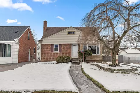 9804 Hubert Ave, Allen Park, MI 48101
