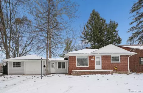 1601 Helen St, Inkster, MI 48141