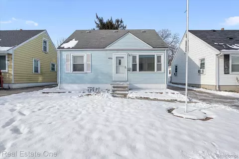 11078 Pine St, Taylor, MI 48180