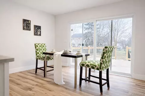 Dining - 14851 Williamsburg Dr, Riverview, MI 48193 photo 3 of 3