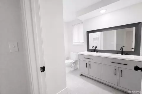 Bath - 14851 Williamsburg Dr, Riverview, MI 48193 photo 5 of 5