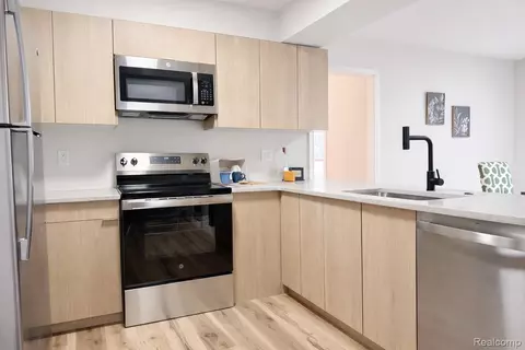 Kitchen - 14851 Williamsburg Dr, Riverview, MI 48193 photo 1 of 1