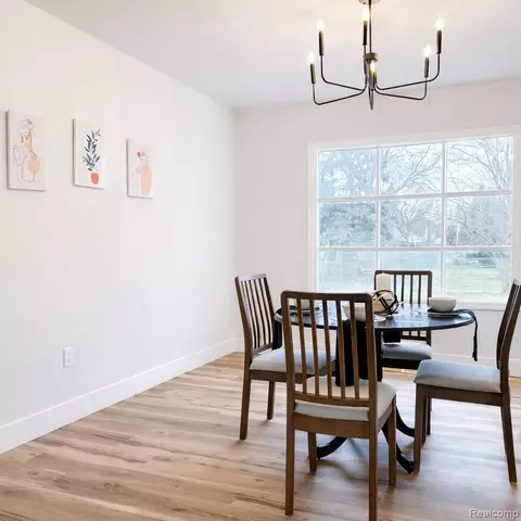 Dining - 14851 Williamsburg Dr, Riverview, MI 48193 photo 2 of 3