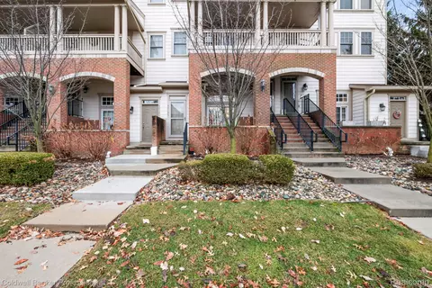 50135 Harding St #115, Canton, MI 48188