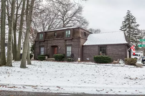 2925 Linda Ct, Port Huron, MI 48060