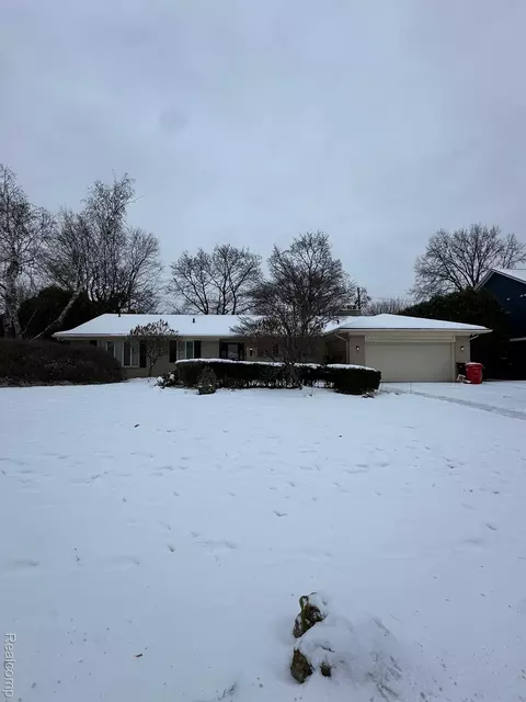 25540 Woodvilla Pl, Southfield, MI 48075