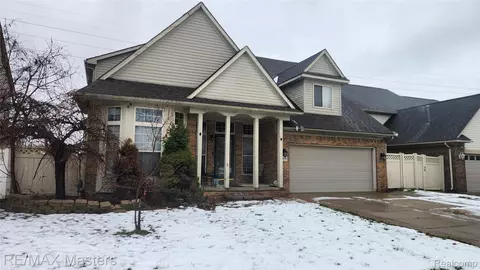 24879 Emily Dr, Trenton, MI 48183