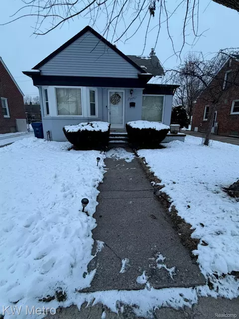 9979 Berwyn, Redford, MI 48239