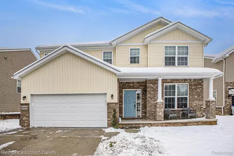 59696 Twin Pines Dr, Lyon, MI 48165