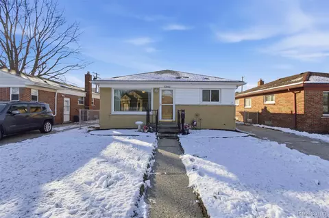 23162 Doremus St, Saint Clair Shores, MI 48080