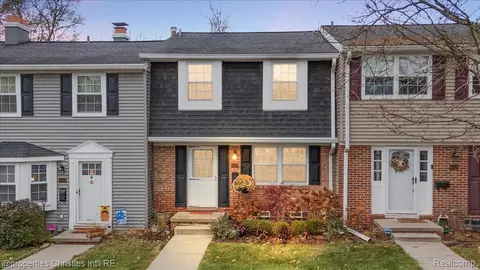 41327 Lagoon Ct, Northville, MI 48167