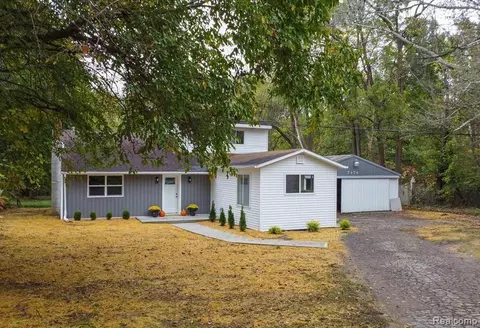 7174 N Center Rd, Mount Morris, MI 48458