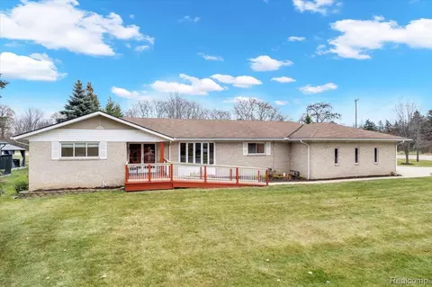 44680 Elizabeth Rd, Clinton Township, MI 48036