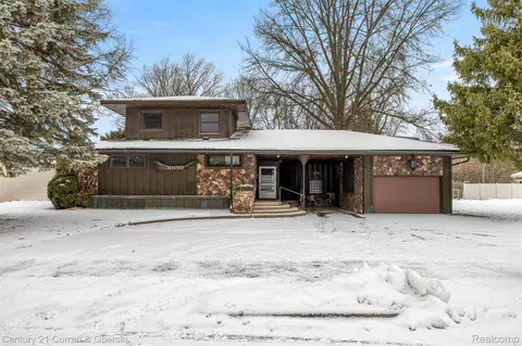 30150 Beechwood St, Garden City, MI 48135