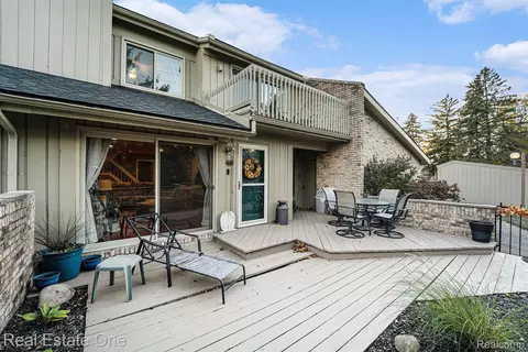 1503 S S Hl, Bloomfield Hills, MI 48304