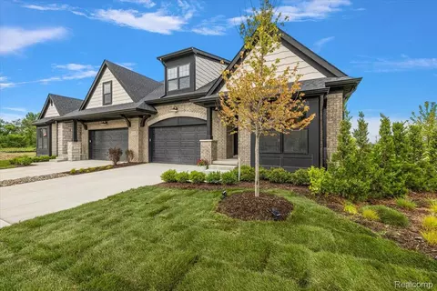 2031 Breckenridge Ct #4, Rochester, MI 48307