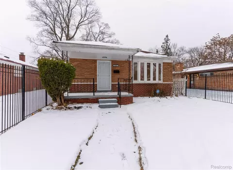 12615 Mettetal St, Detroit, MI 48227