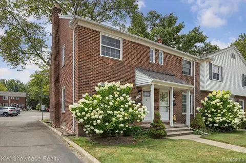 23112 Marter Rd, Saint Clair Shores, MI 48080