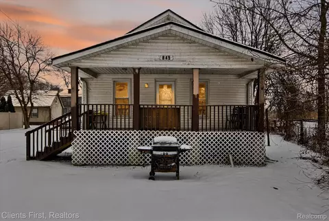 845 Orange St, Wyandotte, MI 48192