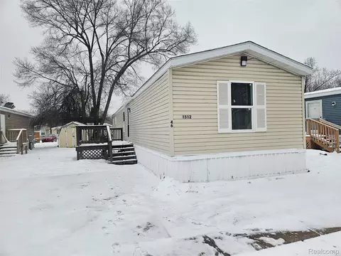 1512 Crescent Lane Dr Lot #46, Flint, MI 48532