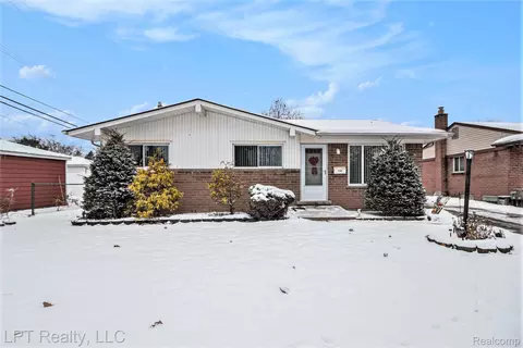 2160 Malvina St, Lincoln Park, MI 48146