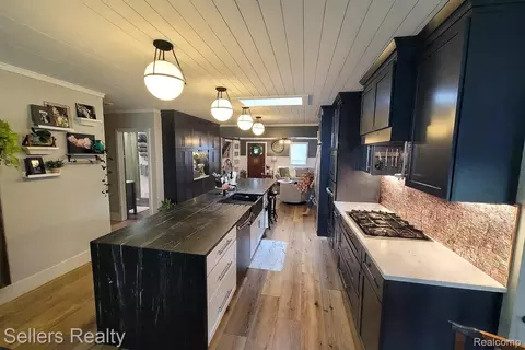 7181 Bristol Rd, Swartz Creek, MI 48473