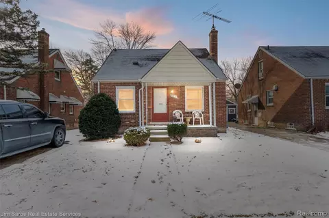 21970 Moross Rd, Grosse Pointe, MI 48236