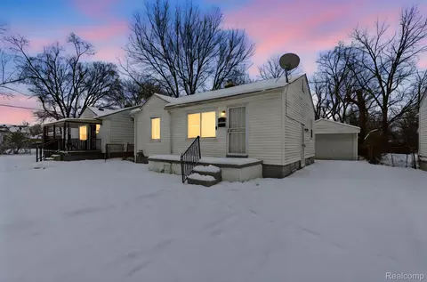 26641 New York St, Inkster, MI 48141
