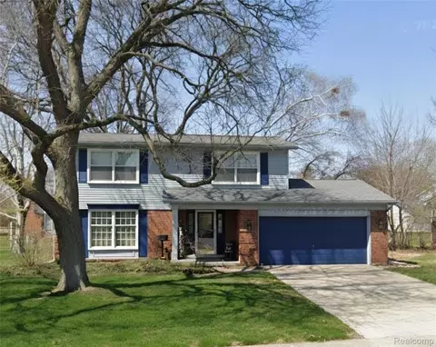 4151 Cambridge Crescent Dr, Troy, MI 48085