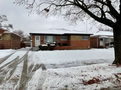 21650 Kipling St, Oak Park, MI 48237