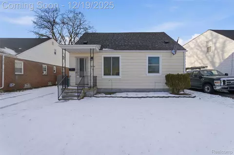 22785 Schroeder Ave, Eastpointe, MI 48021