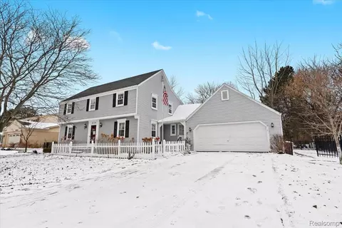 45524 Woodleigh Way, Plymouth, MI 48170