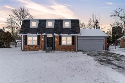23520 Rockingham St, Southfield, MI 48033